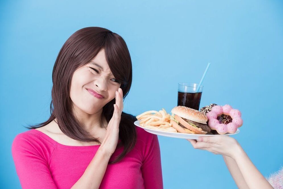 evitando alimentos pouco saudables para a perda de peso